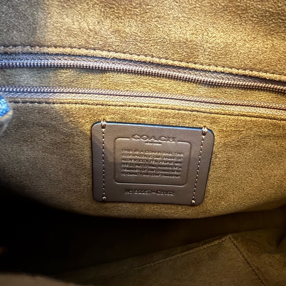 COACH Kleo Backpack in Signature Blue/gold Chambray - 10" x 11" x 6.25 - Picture 7 of 8